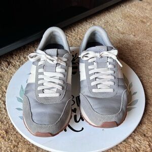 Kizik Milan Granite Hands Free Slip on Sneaker size Mens 8.5 Women’s 10.